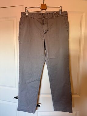 gray vineyard vines pants in a size 36x32